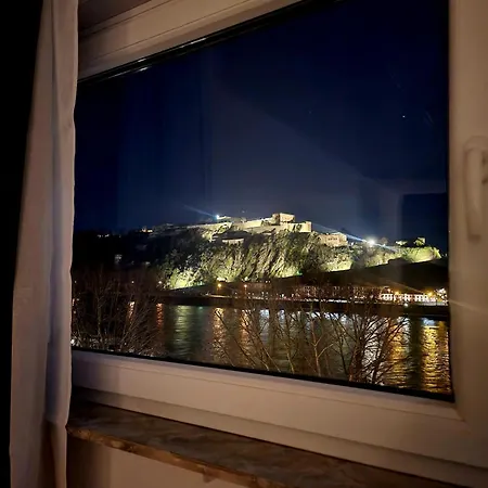 Mit Rheinblick *